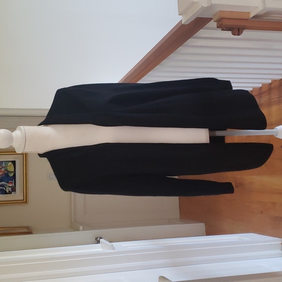 NWT- 100% CASHMERE SAKS FIFTH AVE BLACK SWEATER. XL - Picture 1 of 9